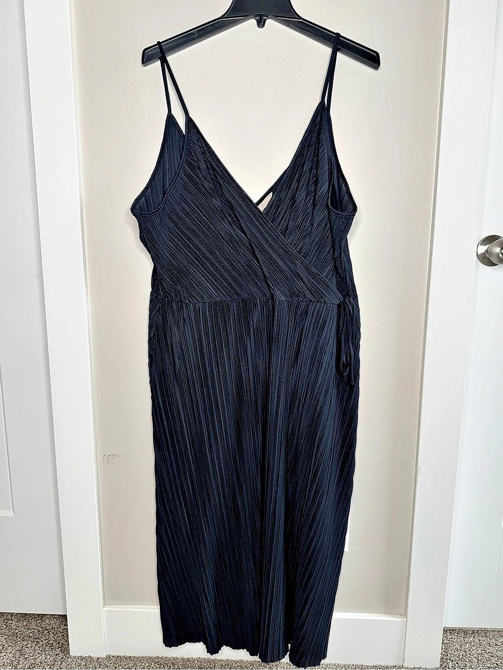 H&M Pleated Wrap Midi Dress in Black Size XL